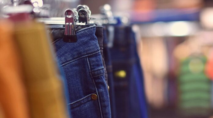 Teksas i niski struk – u modu se vraća najveća noćna mora svih žena Teksas i niski struk – u modu se vraća najveća noćna mora svih žena