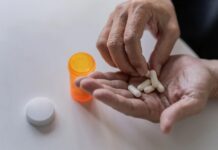 Tramp tvrdi da poznati lek izaziva autizam; Lekari se suprotstavili Tramp tvrdi da poznati lek izaziva autizam; Lekari se suprotstavili