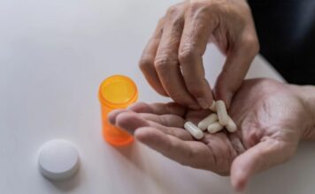 Tramp tvrdi da poznati lek izaziva autizam; Lekari se suprotstavili Tramp tvrdi da poznati lek izaziva autizam; Lekari se suprotstavili