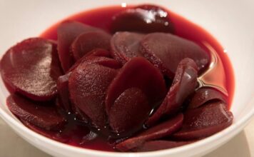 20 razloga zašto je dobro jesti cveklu svaki dan: Čisti jetru i jača krvnu sliku 20 razloga zašto je dobro jesti cveklu svaki dan: Čisti jetru i jača krvnu sliku