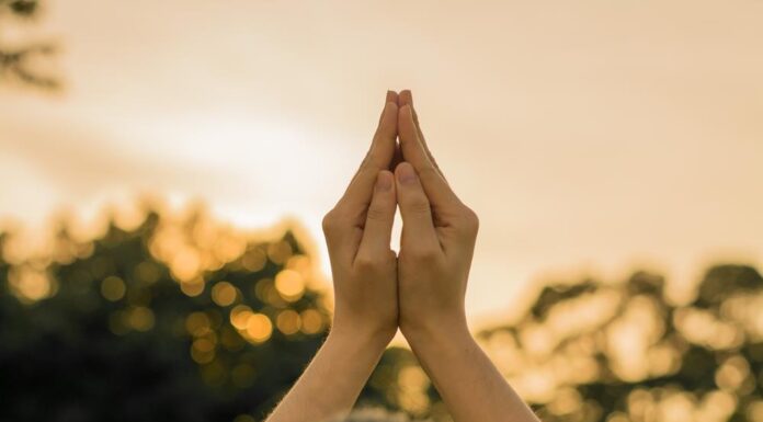 5 efikasnih vežbi za mozak: Uz pomoć sopstvenih dlanova osnažićete koncentraciju, memoriju i ublažiti stres 5 efikasnih vežbi za mozak: Uz pomoć sopstvenih dlanova osnažićete koncentraciju, memoriju i ublažiti stres