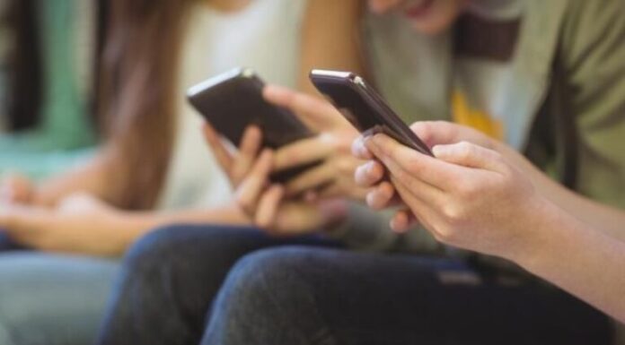 A život prolazi pored nas: Kako prestati konzumirati besmislen sadržaj A život prolazi pored nas: Kako prestati konzumirati besmislen sadržaj