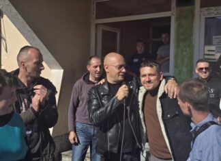 Aca Lukas iznenadio štićenike Zavoda Pazarić Aca Lukas iznenadio štićenike Zavoda Pazarić