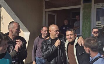 Aca Lukas iznenadio štićenike Zavoda Pazarić Aca Lukas iznenadio štićenike Zavoda Pazarić