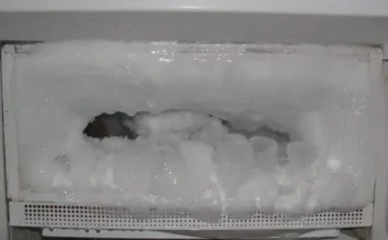 Ako vam se u frižideru gomila led, ubacite samo jednu namirnicu i problem će biti rešen Ako vam se u frižideru gomila led, ubacite samo jednu namirnicu i problem će biti rešen