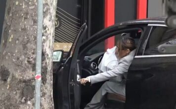 Ana Nikolić se autom zakucala u gradilište nakon noćnog provoda: Komšije progovorile “To je Raletov džip” Ana Nikolić se autom zakucala u gradilište nakon noćnog provoda: Komšije progovorile “To je Raletov džip”