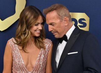 Bivša supruga Kevina Kostnera se udala za njegovog prijatelja: Dok glumac još uvek pokušava da se oporavi od razvoda Bivša supruga Kevina Kostnera se udala za njegovog prijatelja: Dok glumac još uvek pokušava da se oporavi od razvoda