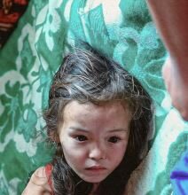 Četvorogodišnja devojčica se izgubila u šumi i uspela da preživi 11 dana zahvaljujući psu: Našli su je sa ranama po telu, a ono što je jela frapira Četvorogodišnja devojčica se izgubila u šumi i uspela da preživi 11 dana zahvaljujući psu: Našli su je sa ranama po telu, a ono što je jela frapira