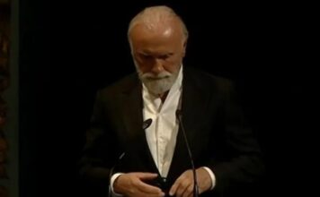 Čitava sala plakala: Emotivan govor Dine Merlina tokom komemoracije Halidu Bešliću Čitava sala plakala: Emotivan govor Dine Merlina tokom komemoracije Halidu Bešliću