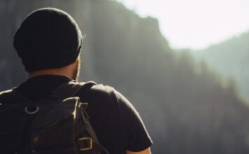 Dnevna doza humora: Mujo i Haso uz pivo o putovanjima Dnevna doza humora: Mujo i Haso uz pivo o putovanjima