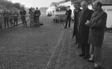 Dve godine planirali otmicu milionera, a onda je sve krenulo po zlu: Nikad nije želeo da priča šta su mu otmičari radili, posto pustinjak, a njoj priredio pakao Dve godine planirali otmicu milionera, a onda je sve krenulo po zlu: Nikad nije želeo da priča šta su mu otmičari radili, posto pustinjak, a njoj priredio pakao