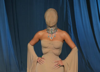 Elegantna ili ekstravagantna Kim Kardašijan ponovo deli mišljenja zbog čudnog stajlinga Elegantna ili ekstravagantna Kim Kardašijan ponovo deli mišljenja zbog čudnog stajlinga