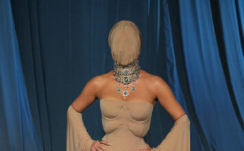 Elegantna ili ekstravagantna Kim Kardašijan ponovo deli mišljenja zbog čudnog stajlinga Elegantna ili ekstravagantna Kim Kardašijan ponovo deli mišljenja zbog čudnog stajlinga