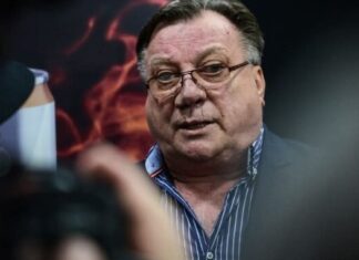 Evo od koje bolesti je umro Halid Bešlić: Simptomi se javljaju godinama pre nego što boelst uzme maha Evo od koje bolesti je umro Halid Bešlić: Simptomi se javljaju godinama pre nego što boelst uzme maha