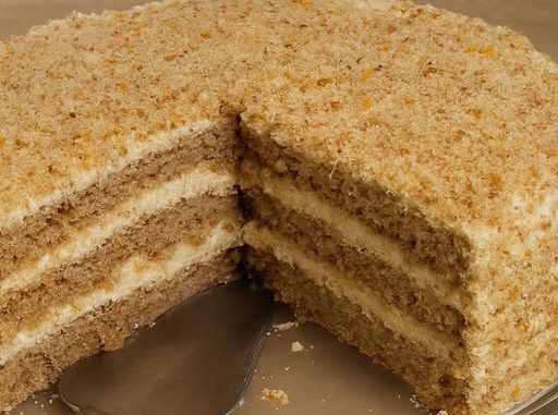 🍰🌰 Starinska torta sa orasima i vanila filom – nezaboravan okus 😋✨