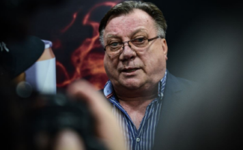 FANOVI SVAKOG DANA OBILAZE GROB HALIDA BEŠLIĆA: Menadžer Marijo Softa otkrio šta je zatekao na pevačevoj večnoj kući FANOVI SVAKOG DANA OBILAZE GROB HALIDA BEŠLIĆA: Menadžer Marijo Softa otkrio šta je zatekao na pevačevoj večnoj kući