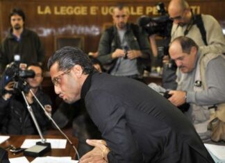 Fatalnu Hrvaticu bivši muž optužio da je upala maskirana u stan, iz novčanika ukrala 50.000 evra i odvezla se taksijem: On je terao da se slika gola Fatalnu Hrvaticu bivši muž optužio da je upala maskirana u stan, iz novčanika ukrala 50.000 evra i odvezla se taksijem: On je terao da se slika gola