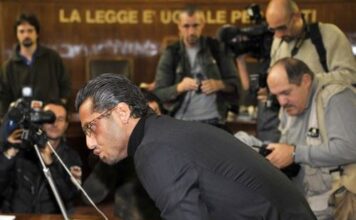 Fatalnu Hrvaticu bivši muž optužio da je upala maskirana u stan, iz novčanika ukrala 50.000 evra i odvezla se taksijem: On je terao da se slika gola Fatalnu Hrvaticu bivši muž optužio da je upala maskirana u stan, iz novčanika ukrala 50.000 evra i odvezla se taksijem: On je terao da se slika gola