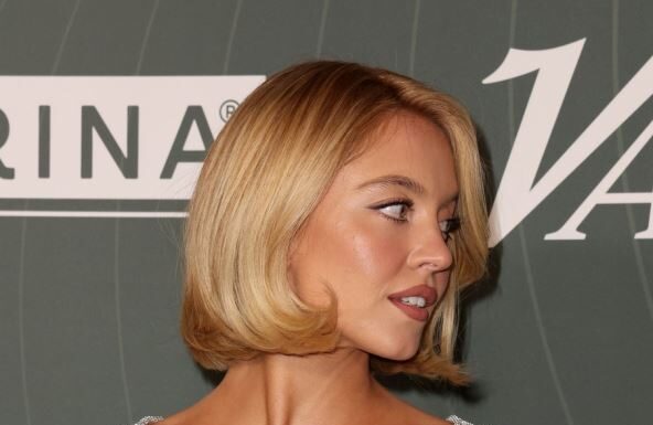 Fizura koja je postala hit za jesen/zimu 2025.: Lako se održava, odlična je za tanku i oštećenu kosu, a ovo se ženama najviše sviđa Fizura koja je postala hit za jesen/zimu 2025.: Lako se održava, odlična je za tanku i oštećenu kosu, a ovo se ženama najviše sviđa