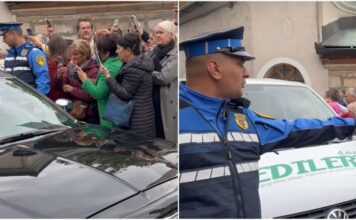 Hiljade ljudi na posljednjem ispraćaju Halida Bešlića: Povorka krenula prema Barama FOTO/VIDEO Hiljade ljudi na posljednjem ispraćaju Halida Bešlića: Povorka krenula prema Barama FOTO/VIDEO