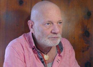 Izbjegavaj radoznale ljude, one koji žele da znaju sve. Jer, ko ima velike uši ima i velika usta. – Poručuje psiholog Izbjegavaj radoznale ljude, one koji žele da znaju sve. Jer, ko ima velike uši ima i velika usta. – Poručuje psiholog