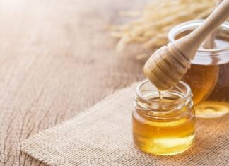 Jedna kašičica čini čuda: Šta se dešava sa našim organizmom kada svakog dana jedemo med? Jedna kašičica čini čuda: Šta se dešava sa našim organizmom kada svakog dana jedemo med?