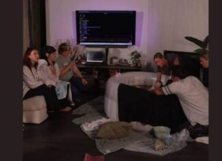 Kad je rađala ćerku Lunu, pozvala je prijatelje, stavila bazen nasred sobe i uključila lajv: Ovo je influenserka čiji porođaj je gledalo 30.000 ljudi Kad je rađala ćerku Lunu, pozvala je prijatelje, stavila bazen nasred sobe i uključila lajv: Ovo je influenserka čiji porođaj je gledalo 30.000 ljudi