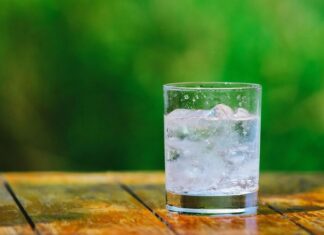 Kardiolog na Prvoj otkrio 3 znaka koja najavljuju srčani udar! “Svaki četvrti nema simptome” Kardiolog na Prvoj otkrio 3 znaka koja najavljuju srčani udar! “Svaki četvrti nema simptome”