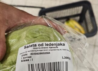 Kupac je na proizvodu iz dućana primijetio čudan prijevod, odmah ga je slikao i morao pokazati svima Kupac je na proizvodu iz dućana primijetio čudan prijevod, odmah ga je slikao i morao pokazati svima