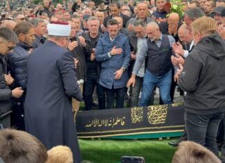 Legenda otišla u vječnost: Sahranjen Halid Bešlić FOTO Legenda otišla u vječnost: Sahranjen Halid Bešlić FOTO