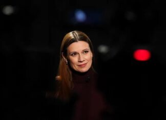 Mina Lazarević prvi put poslije razvoda otkrila da ima dečka, on je naš poznati glumac! Mina Lazarević prvi put poslije razvoda otkrila da ima dečka, on je naš poznati glumac!