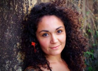 Mudra žena nikada nije ljubomorna – ” Ona shvata da se bez muškarca život ne završava” Mudra žena nikada nije ljubomorna – ” Ona shvata da se bez muškarca život ne završava”