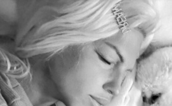 NAKON NAVODNE VEZE SA KOŠARKAŠEM, OSVANULA KARLEUŠINA SLIKA IZ KREVETA! Zajedno su!Pogledajte skime Karleuša dočekuje jutra…. NAKON NAVODNE VEZE SA KOŠARKAŠEM, OSVANULA KARLEUŠINA SLIKA IZ KREVETA! Zajedno su!Pogledajte skime Karleuša dočekuje jutra….