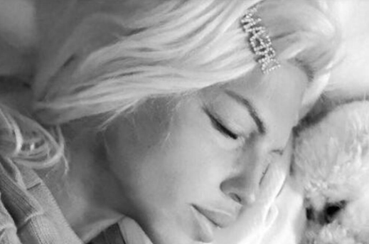 NAKON NAVODNE VEZE SA KOŠARKAŠEM, OSVANULA KARLEUŠINA SLIKA IZ KREVETA! Zajedno su!Pogledajte skime Karleuša dočekuje jutra…. NAKON NAVODNE VEZE SA KOŠARKAŠEM, OSVANULA KARLEUŠINA SLIKA IZ KREVETA! Zajedno su!Pogledajte skime Karleuša dočekuje jutra….