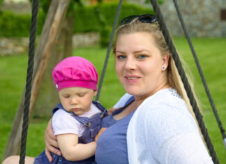 Nakon saznanja da ne može da rodi, Sara i muž su usvojili devojčicu: Posle 5 dana stiže poziv – “Dolazim po svoje dete” Nakon saznanja da ne može da rodi, Sara i muž su usvojili devojčicu: Posle 5 dana stiže poziv – “Dolazim po svoje dete”