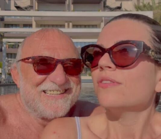 Naš glumac imao je najskladniji brak pa ostavio ženu nakon 5 decenija zbog 40 godina mlađe: Dok je spavala priredio joj šok Naš glumac imao je najskladniji brak pa ostavio ženu nakon 5 decenija zbog 40 godina mlađe: Dok je spavala priredio joj šok