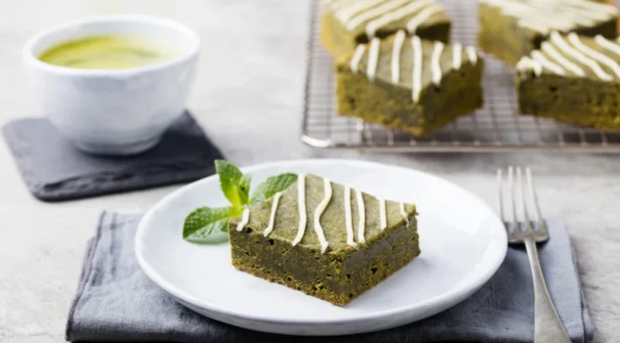 NEODOLJIVI KOLAČ SA PISTAĆIMA Osvežavajući desert kao osmišljen za proleće, bićete oduševljeni NEODOLJIVI KOLAČ SA PISTAĆIMA Osvežavajući desert kao osmišljen za proleće, bićete oduševljeni