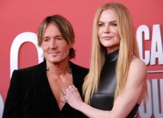 Nikol Kidman se i dalje nada čudu, prijatelji glumice tvrde da se kaje zbog razvoda: “Ona bi se bez oklevanja vratila njemu” Nikol Kidman se i dalje nada čudu, prijatelji glumice tvrde da se kaje zbog razvoda: "Ona bi se bez oklevanja vratila njemu"