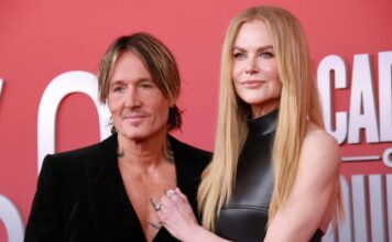 Nikol Kidman se i dalje nada čudu, prijatelji glumice tvrde da se kaje zbog razvoda: “Ona bi se bez oklevanja vratila njemu” Nikol Kidman se i dalje nada čudu, prijatelji glumice tvrde da se kaje zbog razvoda: "Ona bi se bez oklevanja vratila njemu"