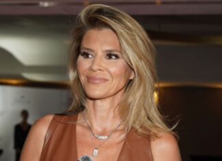 Novi zaručnik Meline Džinović uložio oko 200.000 eura u njen modni brend: On je vrlo utjecajan i u svemu joj udovoljava Novi zaručnik Meline Džinović uložio oko 200.000 eura u njen modni brend: On je vrlo utjecajan i u svemu joj udovoljava