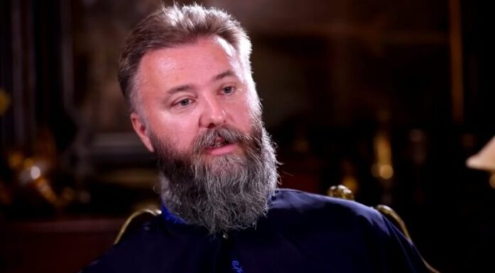 Otac Predrag Popović otkrio koji je najveći grijeh domaćina na dan slave: To je šamar svetitelju Otac Predrag Popović otkrio koji je najveći grijeh domaćina na dan slave: To je šamar svetitelju