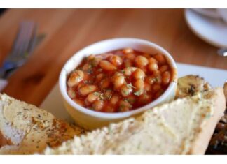 Pasulj bez mesa na turski način: Jedan sastojak daje mu poseban šmek, smazaćete ga očas posla, nema greške Pasulj bez mesa na turski način: Jedan sastojak daje mu poseban šmek, smazaćete ga očas posla, nema greške