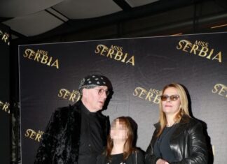 Planirali su i venčanje, a onda ju je izbacio iz stana zbog 22 godine mlađe: Evo kako izgleda žena kojom je Oliver Mandić zamenio Katarinu Radivojević Planirali su i venčanje, a onda ju je izbacio iz stana zbog 22 godine mlađe: Evo kako izgleda žena kojom je Oliver Mandić zamenio Katarinu Radivojević