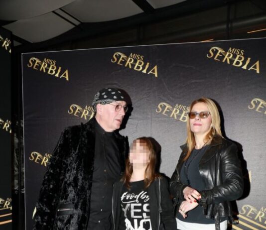 Planirali su i venčanje, a onda ju je izbacio iz stana zbog 22 godine mlađe: Evo kako izgleda žena kojom je Oliver Mandić zamenio Katarinu Radivojević Planirali su i venčanje, a onda ju je izbacio iz stana zbog 22 godine mlađe: Evo kako izgleda žena kojom je Oliver Mandić zamenio Katarinu Radivojević