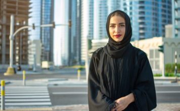 Postala sam ljubavnica 20 godina starijem Arapinu: Pristala sam da se udam za njega i postanem druga žena zbog para, a kad sam ušla u kuću zanemela sam od šoka Postala sam ljubavnica 20 godina starijem Arapinu: Pristala sam da se udam za njega i postanem druga žena zbog para, a kad sam ušla u kuću zanemela sam od šoka