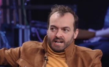 Poznati glumac mora na operaciju: Nenadu Okanoviću se zbog bolesti promijenio glas Poznati glumac mora na operaciju: Nenadu Okanoviću se zbog bolesti promijenio glas