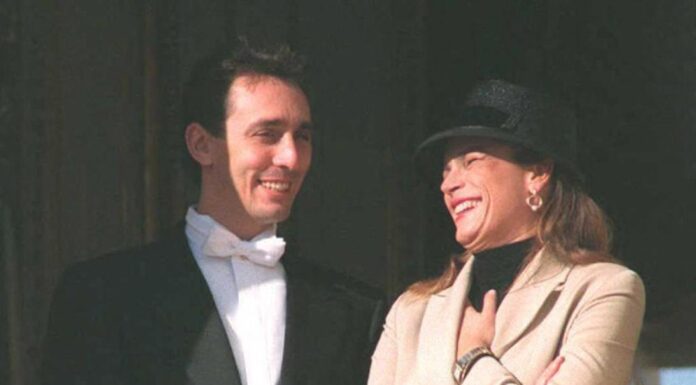 Princeza od Monaka udala se za telohranitelja, rodila mu decu, i mislila je da živi bajku: Šok života priredio joj sa striptizetom Princeza od Monaka udala se za telohranitelja, rodila mu decu, i mislila je da živi bajku: Šok života priredio joj sa striptizetom