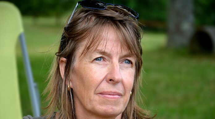 Psovke i ružne riječi ne priliče dami – 5 stvari koje dama u godinama neće raditi u javnosti Psovke i ružne riječi ne priliče dami – 5 stvari koje dama u godinama neće raditi u javnosti