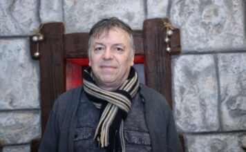 Ratne 1992. čuveni muzičar pobegao je iz Sarajeva za Beograd: U rodni grad kročio je te nakon 23 godine, noću da ga niko ne vidi Ratne 1992. čuveni muzičar pobegao je iz Sarajeva za Beograd: U rodni grad kročio je te nakon 23 godine, noću da ga niko ne vidi