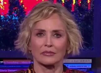 Šeron Stoun zaveo muškarac kog je upoznala preko interneta: A onda od prijateljice čula fapantnu istinu o njemu, osvetu glumice pamtiće do smrti Šeron Stoun zaveo muškarac kog je upoznala preko interneta: A onda od prijateljice čula fapantnu istinu o njemu, osvetu glumice pamtiće do smrti